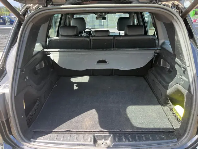 Mercedes-Benz GLB 180 Business Line 2023 Benzine 14