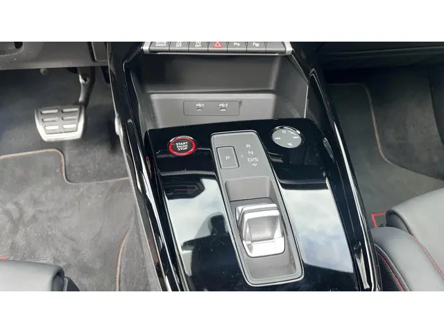 Audi RS3 Limousine 2.5 TFSI 400pk Quattro 2023 Benzine 17