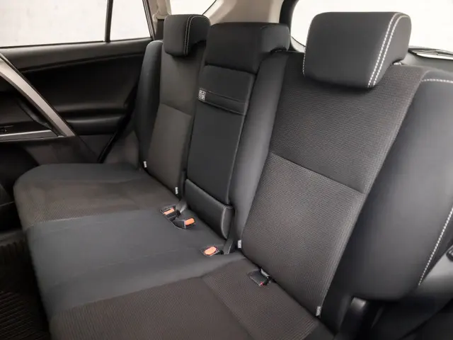 Toyota RAV4 2.5 Hybrid Sport 2016 Hybride Benzine 15