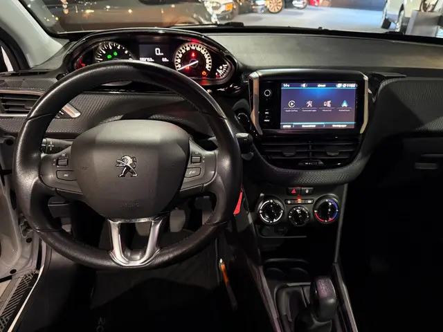 Peugeot 2008 |1.2 PureTech Blue Lion | Pano | 2017 Benzine 5