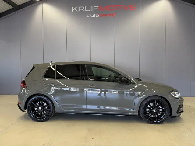 Volkswagen Golf 2.0 TSI 4Motion R 2019 Benzine 3