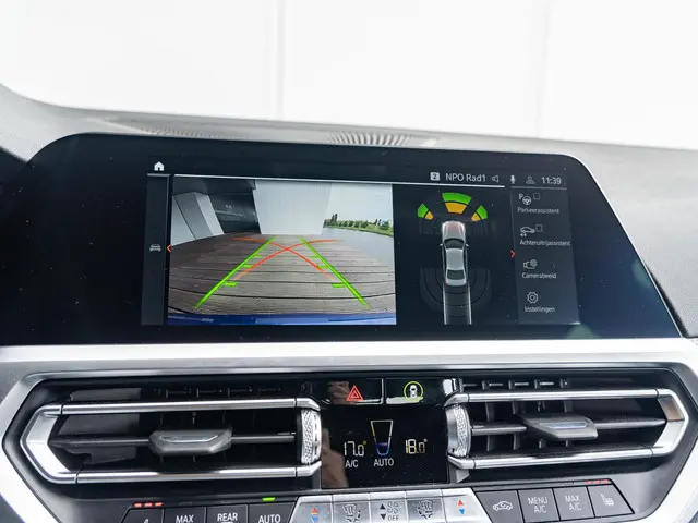 BMW 3 Serie Sedan 320i 2020 Benzine 35