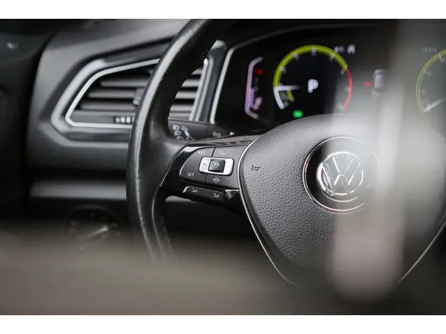 Volkswagen T-Roc 1.5 TSI Sport 2019 Benzine 8