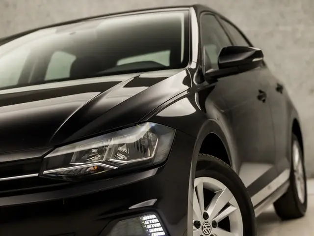 Volkswagen Polo 1.0 TSI Sportline 2019 Benzine 31