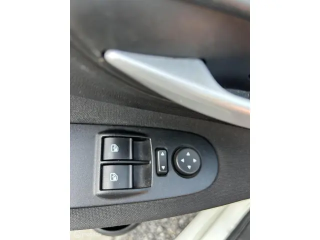 Fiat Punto Evo 1.2 "AIRCO+LMV+ZUINIG+WEINIG KM" 2012 Benzine 10