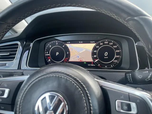 Volkswagen Golf 1.6 TDI Highline Business R 2017 Diesel 8