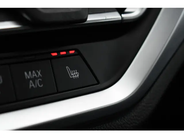 BMW 3 Serie Touring 330e M-Sport 2020 Hybride Benzine 47