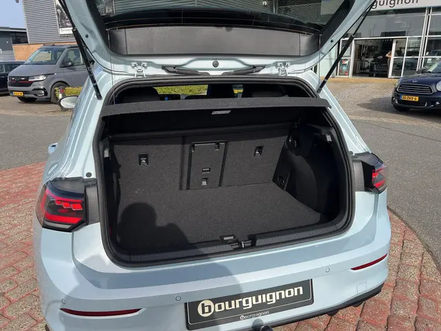 Volkswagen Golf 1.5 eHybrid GTE 2025 Hybride Benzine 17