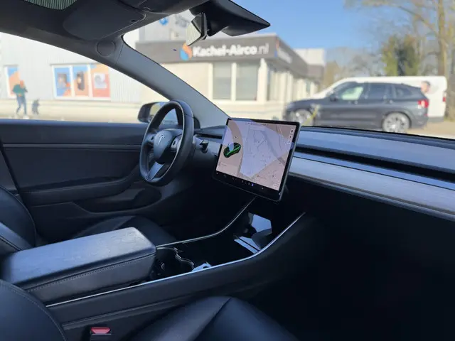 Tesla Model 3 Range Plus 2020 Elektrisch 14