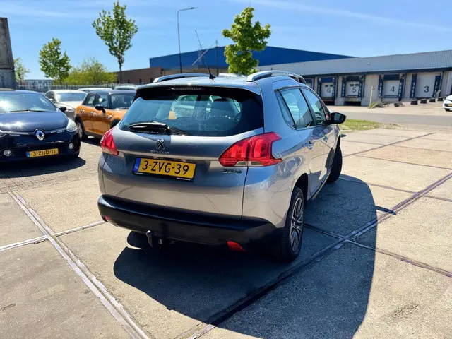Peugeot 2008 1.2 PureTech Active 2015 Benzine 5