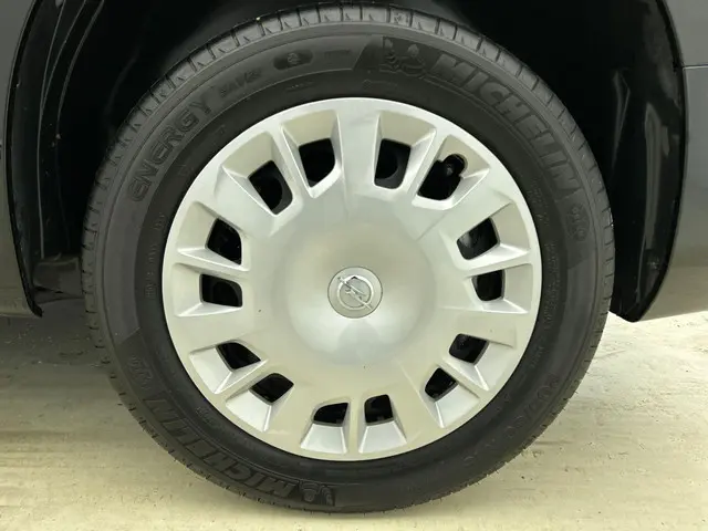 Opel Combo 1.5D L1H1 130pk Automaat Edition 2023 Diesel 34