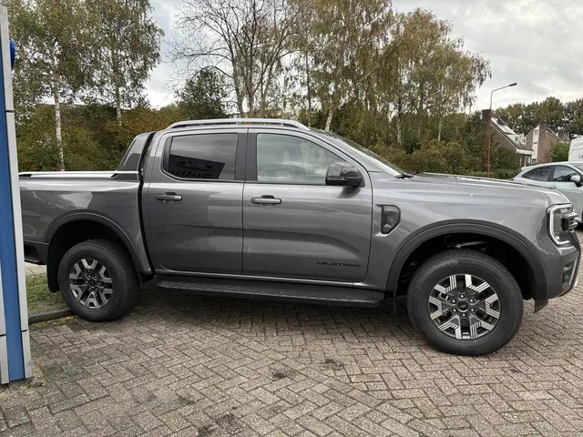 Ford Ranger 2.3 PHEV Wildtrak Double Cab 2025 Diesel 8