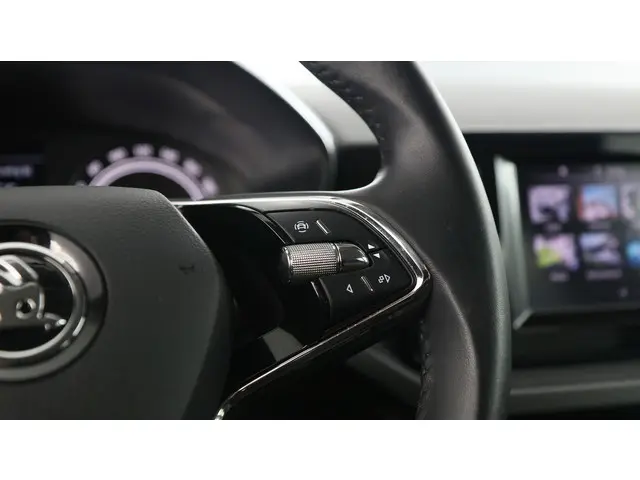 Škoda Fabia 1.0 MPI 80pk Ambition 2023 Benzine 22