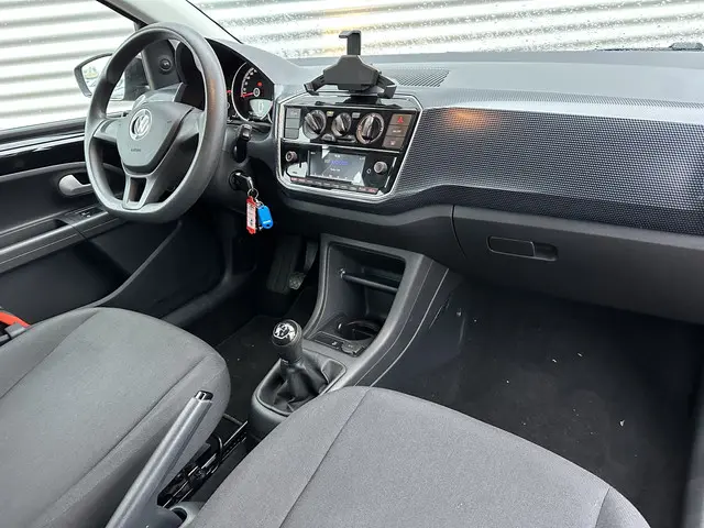 Volkswagen up! 1.0 2021 Benzine 3