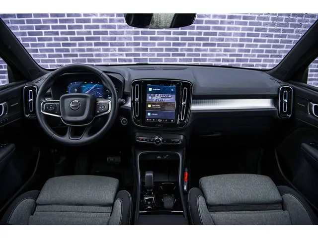 Volvo XC40 2.0 B4 Plus Dark 2025 Benzine 5