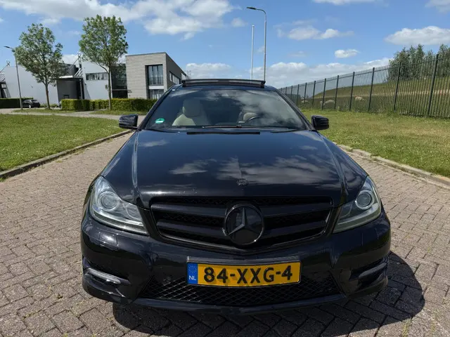 Mercedes-Benz C-Klasse Coupé 180 Edition 1 2012 Benzine 3