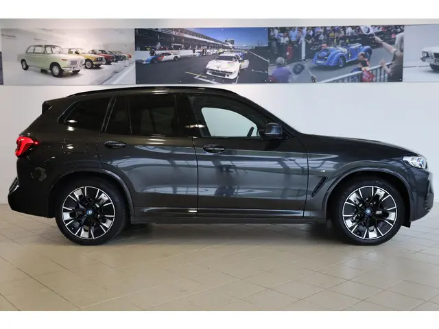 BMW iX3 Executive 80 kWh 2023 Elektrisch 2