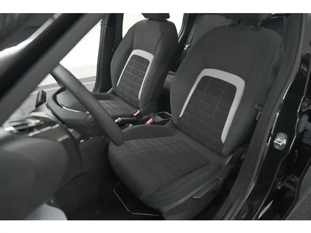 Citroën C3 1.2 Turbo 100pk Plus 2025 Benzine 27