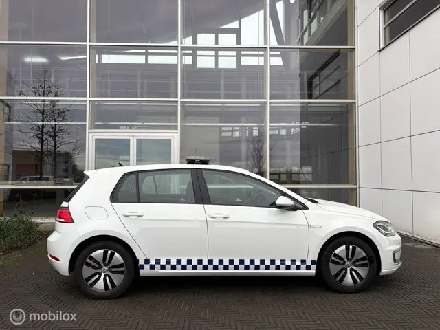 Volkswagen e-Golf Met zwaailicht 2018 Elektrisch 8