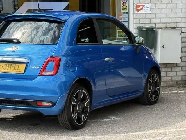 Fiat 500 1.0 Hybrid Rockstar 2021 Benzine 12