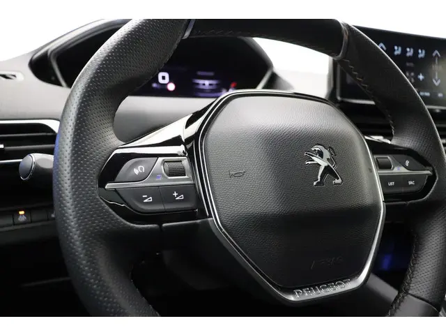 Peugeot 5008 1.2T 130pk GT 2023 Benzine 35