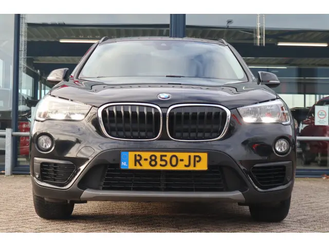 BMW X1 sDrive18i High Executive 2019 Benzine 11