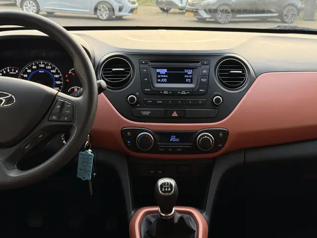 Hyundai i10 1.0i i-Motion Comfort 2016 Benzine 8