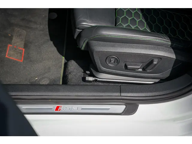 Audi RS3 A3 Limousine 2.5 TFSI quattro 2023 Benzine 32