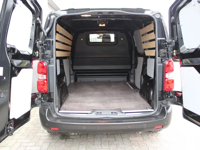 Peugeot Expert 1.5 BlueHDI 100 S&S L2 2023 Diesel 16