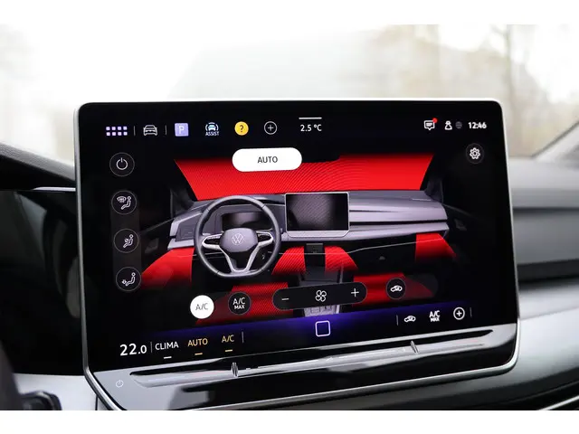 Volkswagen Golf 1.5 eTSI Life Edition 2024 Benzine 43