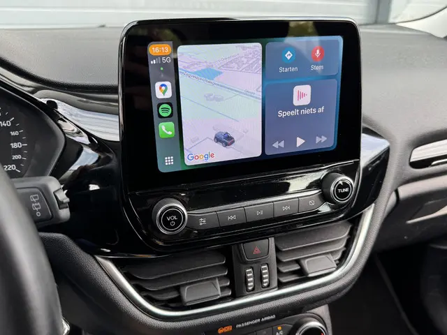 Ford Fiesta 1.0 ECOBOOST HYBRID TITANIUM 2022 Benzine 23
