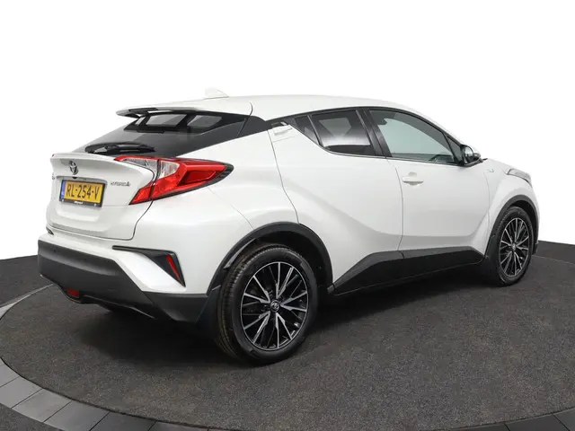 Toyota C-HR 2