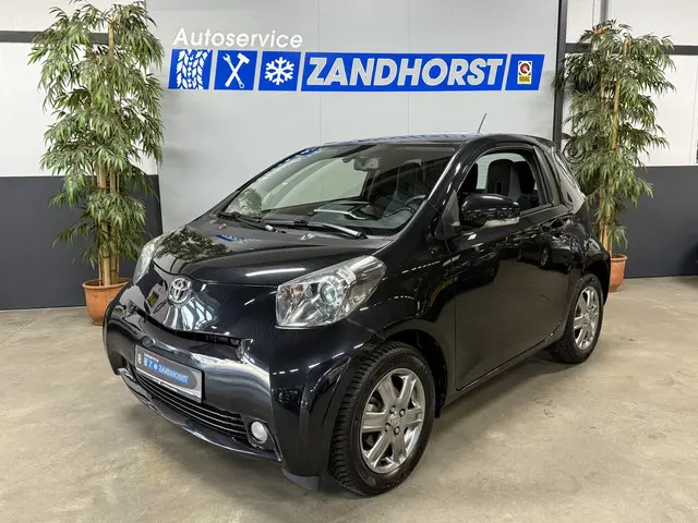 Toyota iQ 1.0 VVTi Aspiration // Navi // Ecc 2014 Benzine
