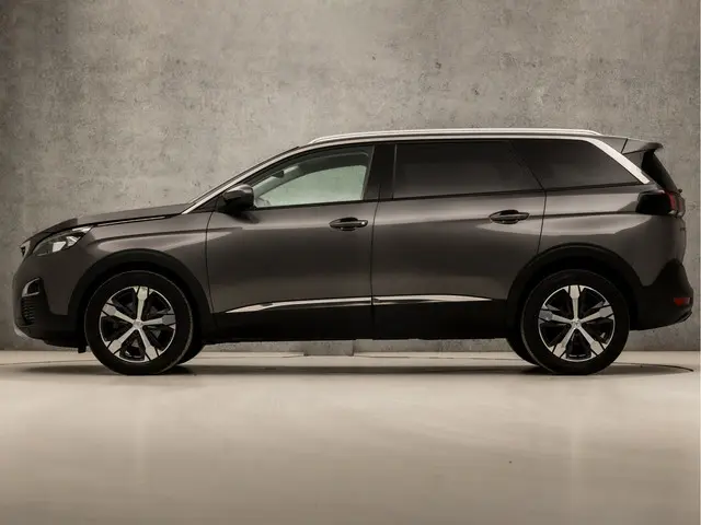Peugeot 5008 2