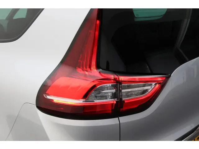 Renault Grand Scénic 1.3 TCe Limited 7p. 2022 Benzine 28