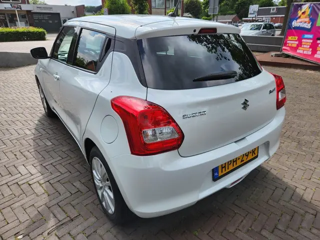 Suzuki Swift 1.2 Select 2018 Benzine 3