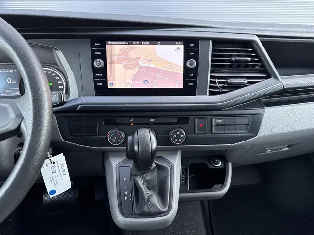 Volkswagen Transporter 2.0 TDI L1H1 28 2021 Diesel 15