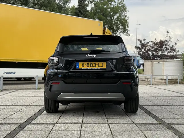 Jeep Avenger Altitude 54 kWh Aut. 2023 Elektrisch 5