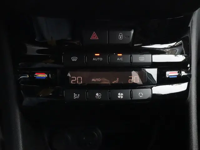 Peugeot 208 1.2 PureTech GT-line Automaat 2018 Benzine 25