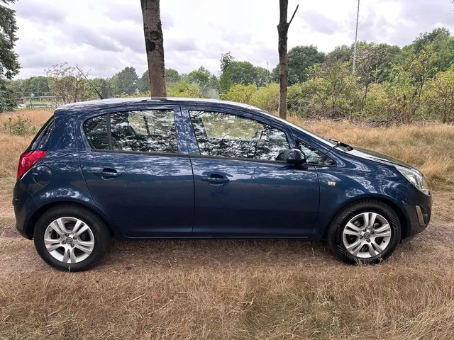 Opel Corsa 1.4-16V Cosmo apk t/m 31-01-2026 2013 Benzine 6
