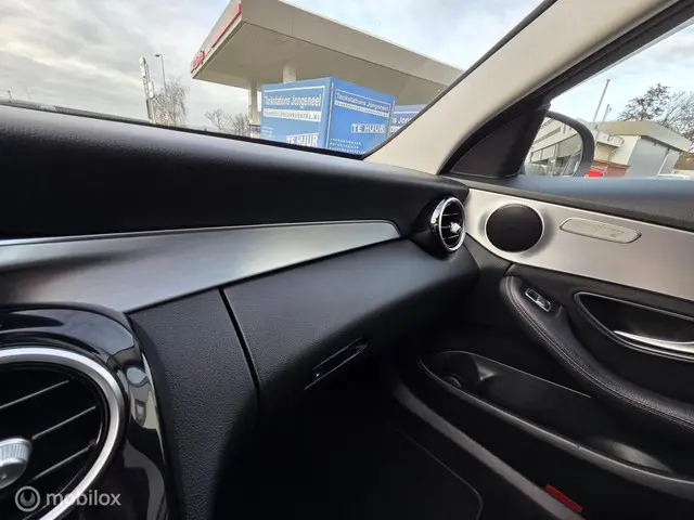 Mercedes-Benz C-Klasse 180 Prestige 2016 Benzine 19