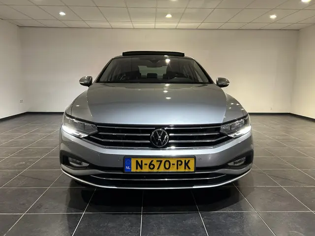 Volkswagen Passat 1.5 TSI Business 2021 Benzine 16