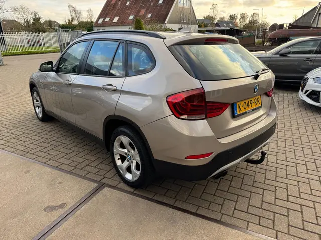 BMW X1 SDrive20i Business+/ Camera / Trekhaak . 2013 Benzine 9
