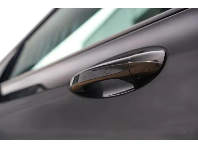 Mercedes-Benz E-Klasse E300 de 2022 Hybride Diesel 36