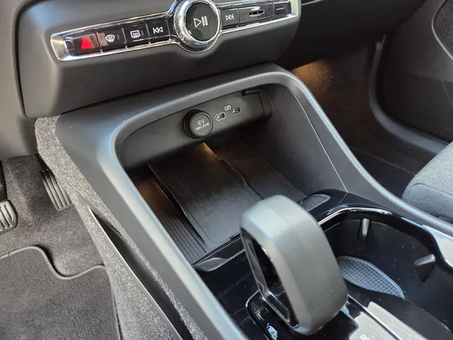 Volvo XC40 B4 Plus Dark 2024 Benzine 12