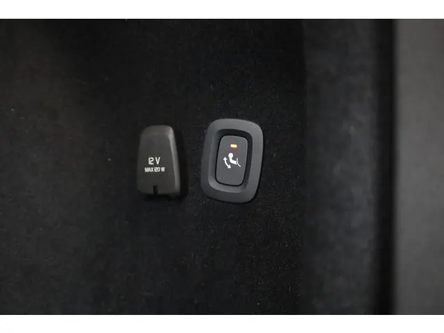 Volvo V60 2.0 T8 Inscription 2022 Hybride Benzine 31