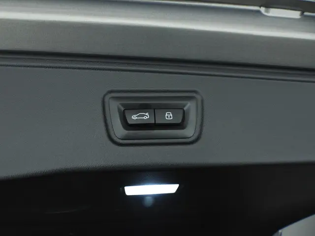 BMW 5 Serie Touring 530e 2024 Hybride Benzine 36