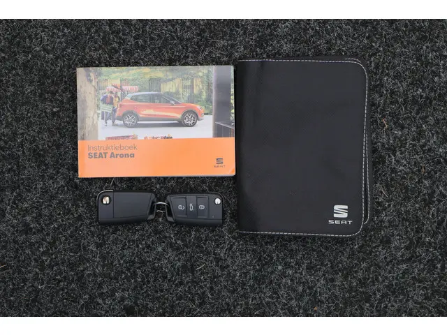 SEAT Arona 1.0 TSI Style Business Intense 2019 Benzine 50