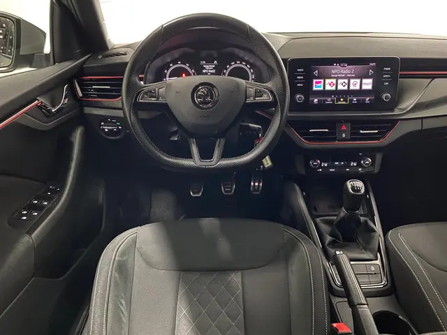 Škoda Scala 1.0 TSI Sport Business 2020 Benzine 2