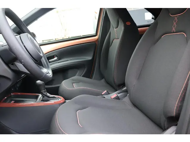 Toyota Aygo X Hybrid 115 pulse 2025 Hybride Benzine 27